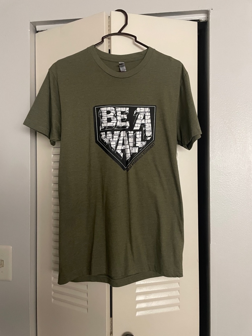 Men's Olive Graphic Baseball T-shirt size small